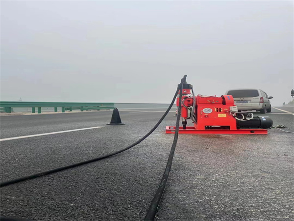 定日马路路基路面开裂下沉注浆加固灌浆